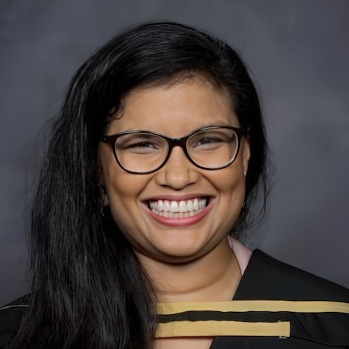 Portrait photo of Robyn Christians.